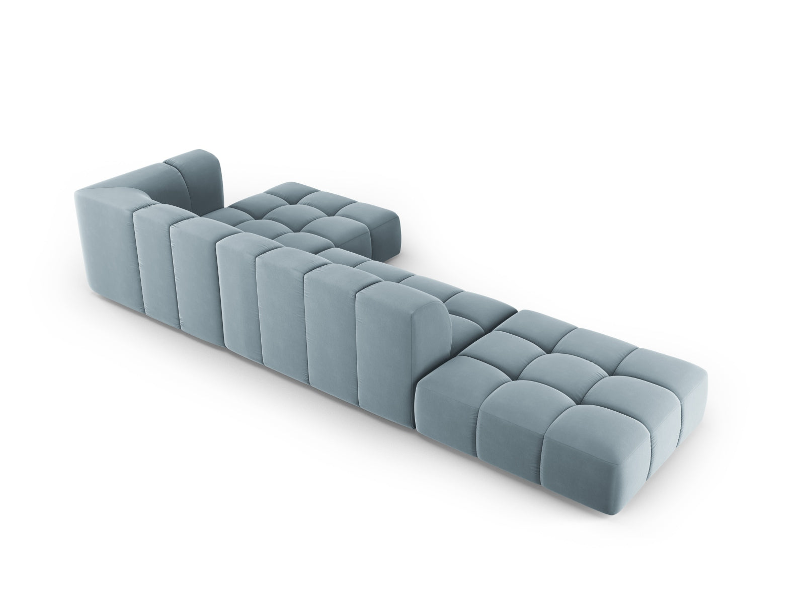 Elegantes 5-Sitzer Ecksofa Moritz in sanftem Hellblau, ideal für stilvolle Wohnräume und gesellige Abende, erhältlich bei Cosmopolitan Design.