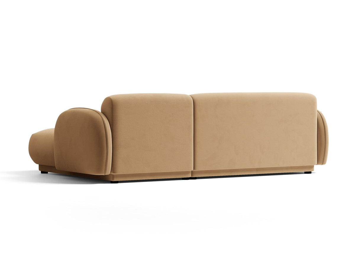 Bilbao Ecksofa rechts in Light Beige-Casino Samt, Massivholzrahmen, schwarze Kunststoffbeine, 3-Sitzer mit Récamiere, urbanes Design.