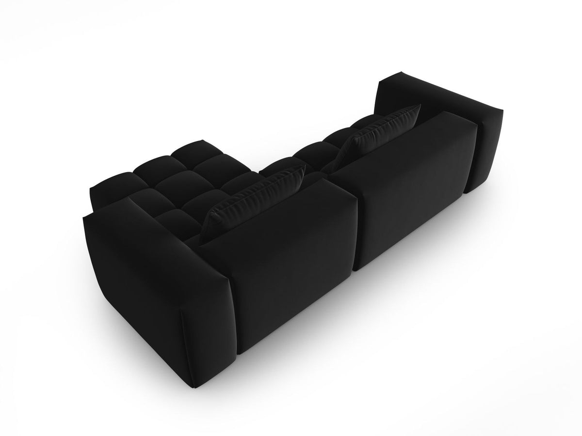 Modulares Ecksofa rechts in Sand-Casino Samt mit Massivholzrahmen, schwarzen Kunststoffbeinen und drei Sitzplätzen, seitliche Ansicht.