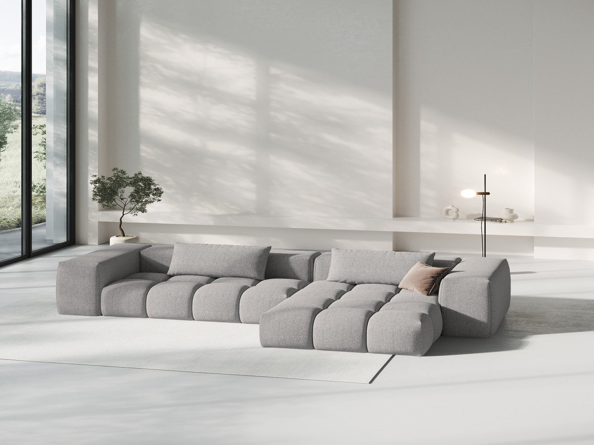 Modulares Ecksofa Verona rechts mit 3 Sitzplätzen, bezogen mit beigem Sorella-Strukturstoff, schwarze Kunststoffbeine, Massivholzrahmen sichtbar