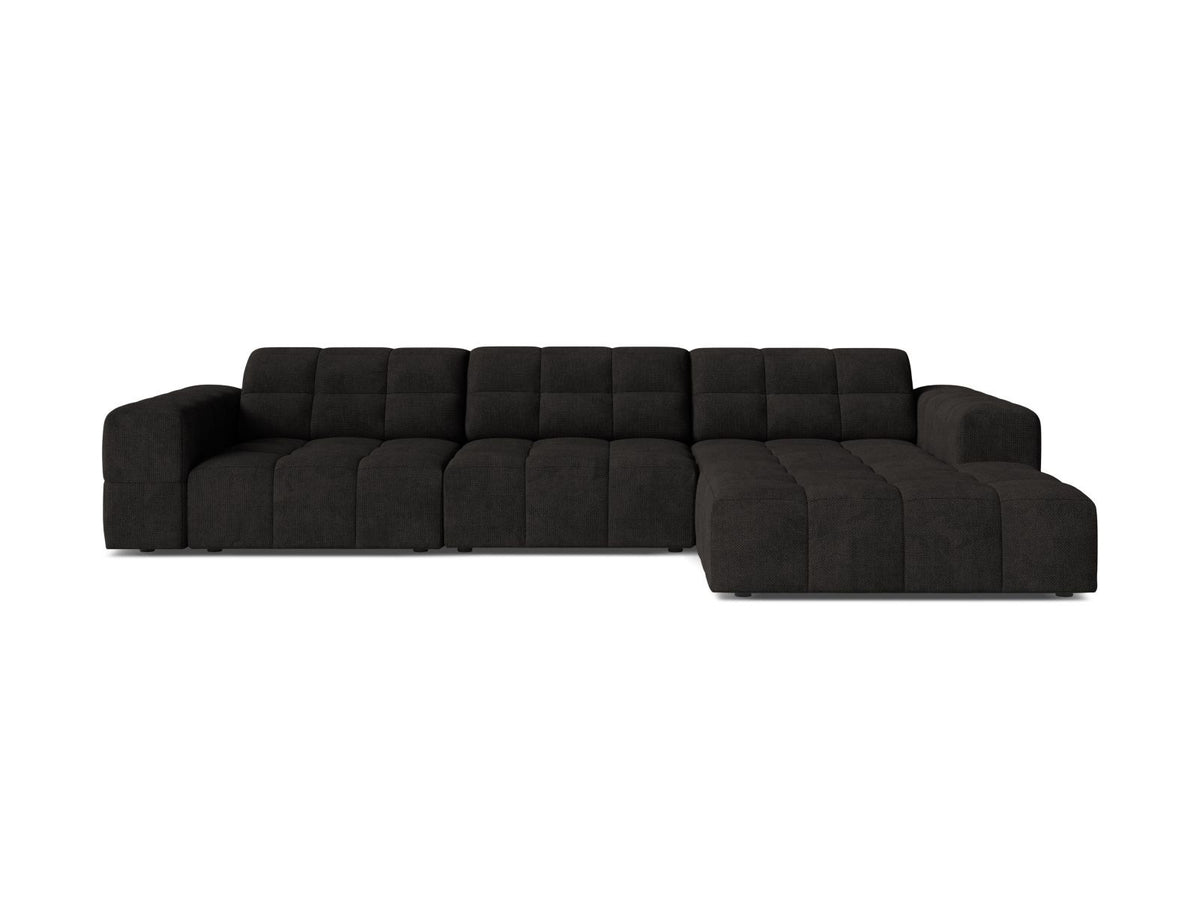 Cosmopolitan Design Chicago Ecksofa rechts, 4-Sitzer, Bezug Eden-Stoff in Light Beige, Massivholzrahmen, schwarze Kunststoffbeine, Récamiere rechts.