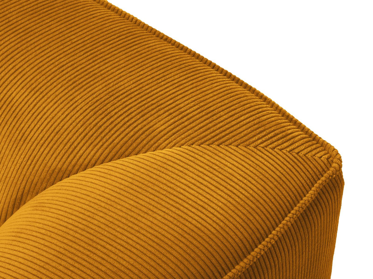 Modulares Ecksofa Siena in Light Beige-Scala mit Cordstoff-Bezug, schwarzen Kunststoffbeinen und Récamiere, 5-Sitzer Ausführung von Cosmopolitan Design.