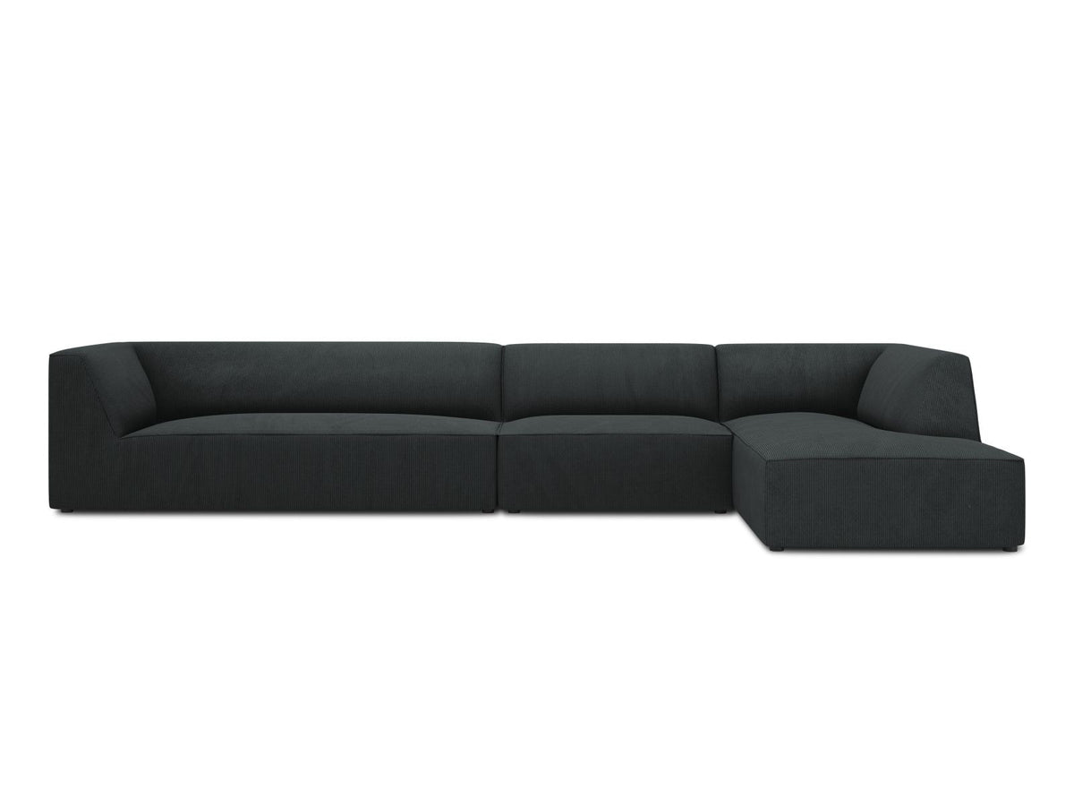 Modulares Ecksofa Siena in Light Beige-Scala mit Cordstoff-Bezug, schwarzen Kunststoffbeinen und Récamiere, 5-Sitzer Ausführung von Cosmopolitan Design.