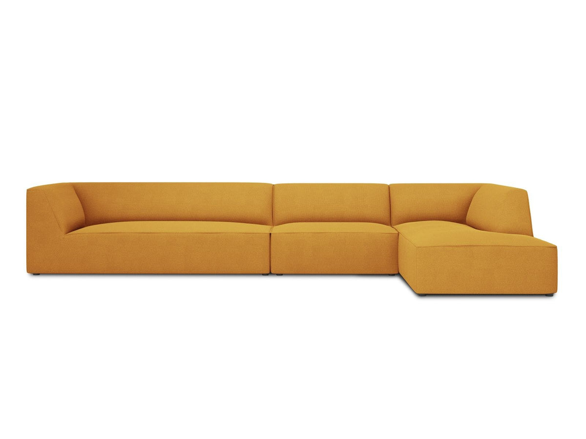 Modulares Ecksofa Siena in Light Beige-Scala mit Cordstoff-Bezug, schwarzen Kunststoffbeinen und Récamiere, 5-Sitzer Ausführung von Cosmopolitan Design.