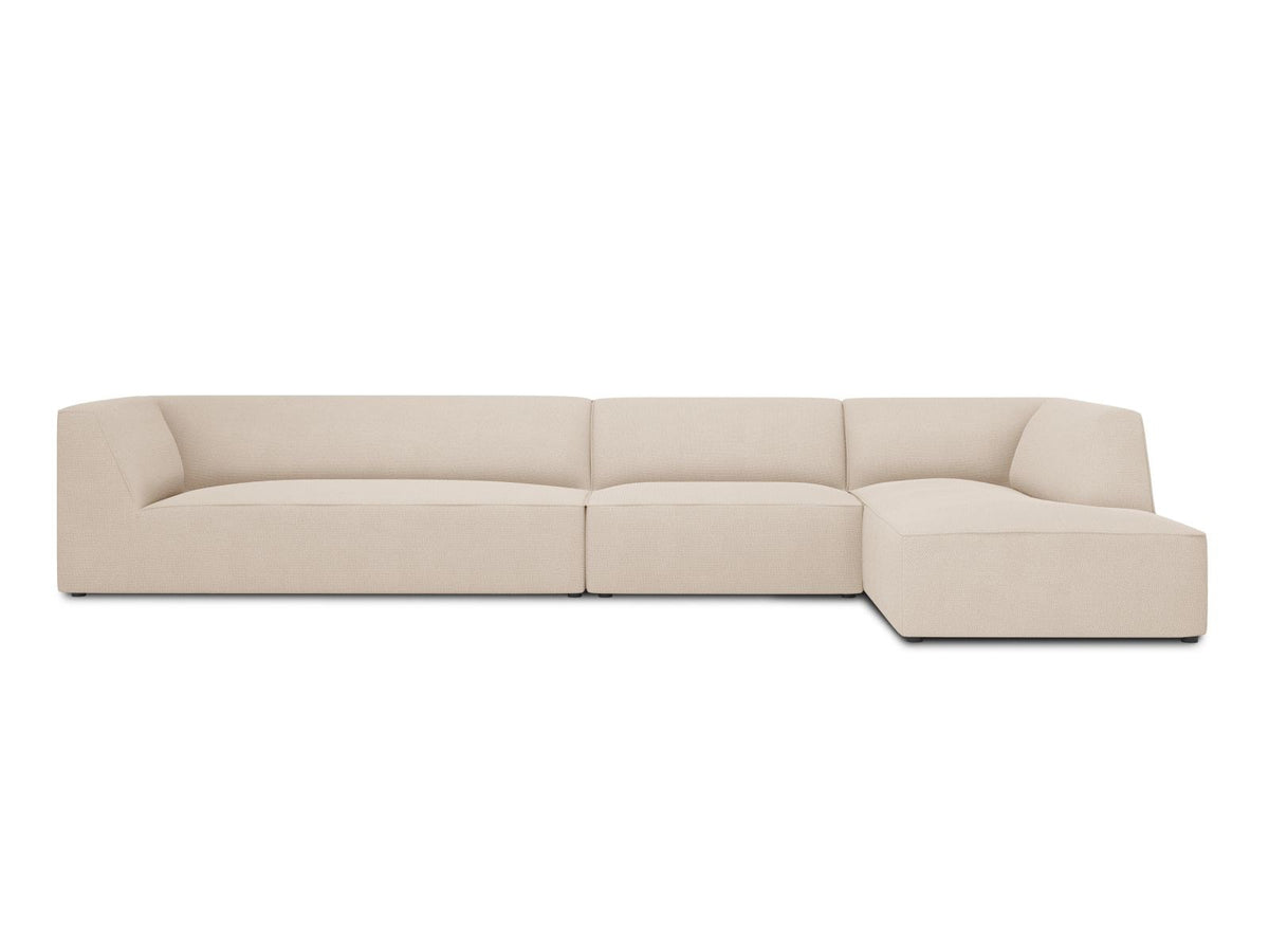 Modulares Ecksofa Siena in Light Beige-Scala mit Cordstoff-Bezug, schwarzen Kunststoffbeinen und Récamiere, 5-Sitzer Ausführung von Cosmopolitan Design.