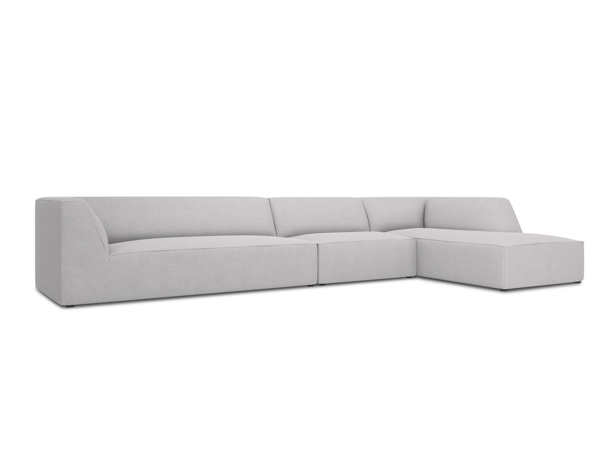 Modulares Ecksofa Siena in Light Beige-Scala mit Cordstoff-Bezug, schwarzen Kunststoffbeinen und Récamiere, 5-Sitzer Ausführung von Cosmopolitan Design.