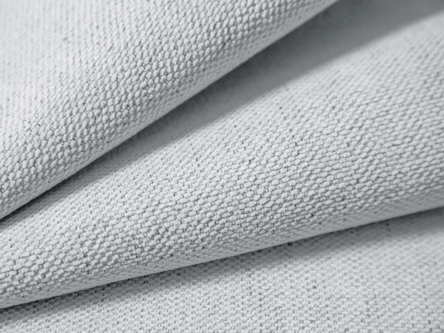 Elegantes 4-Sitzer Ecksofa Campi in dezentem Grau, ideal für entspannte Abende und geschmackvolle Wohnräume, von Cosmopolitan Design.