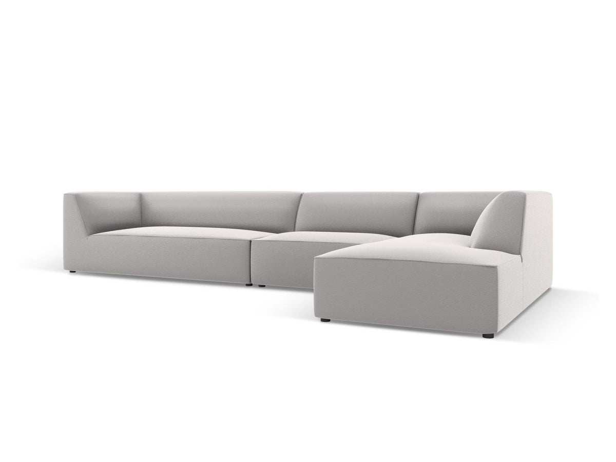 Modulares Ecksofa Siena mit Kunstlederbezug in Light Beige, rechte Ausrichtung, 5-Sitzer Form mit Récamiere und Kunststoffbeinen.