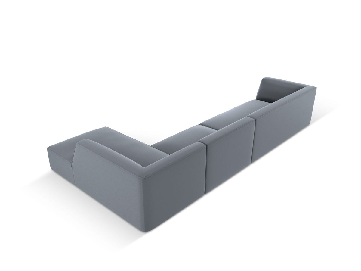 Modulares Ecksofa Siena mit Kunstlederbezug in Light Beige, rechte Ausrichtung, 5-Sitzer Form mit Récamiere und Kunststoffbeinen.