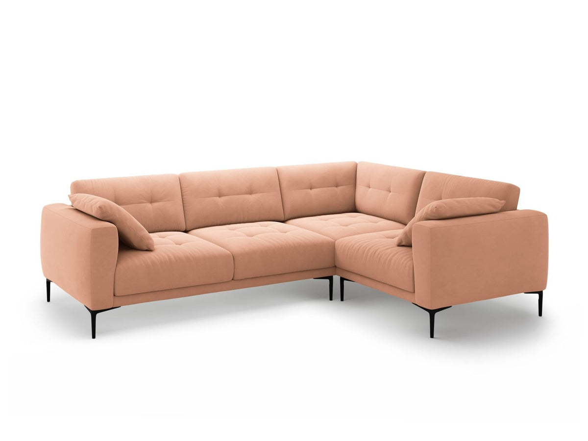 Beiges Samtsofa Lazio mit Récamiere rechts, schwarzen Metallbeinen und Massivholzrahmen, 4-Sitzer, 194 cm tief, von Cosmopolitan Design.