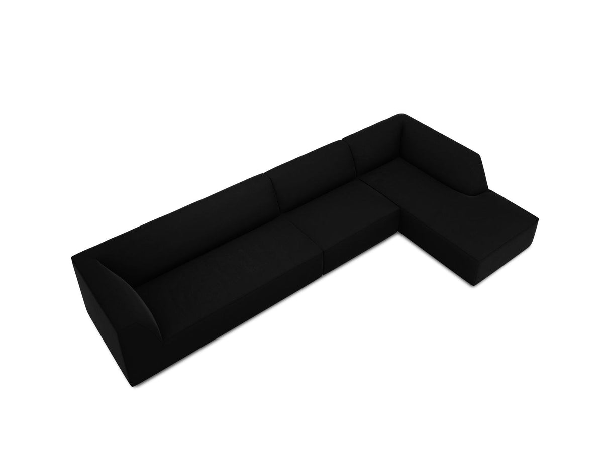 Modulares Ecksofa rechts mit Samtbezug in Beige-Salvador, Récamiere, Massivholzrahmen und schwarzen Kunststoffbeinen, 5-Sitzer Ausführung.