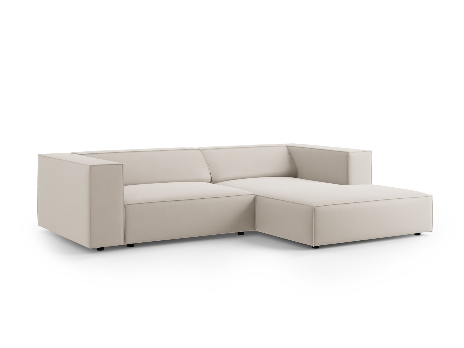 Arendal Velour Ecksofa rechts 3 Sitzer in Ecru präsentiert im Onlineshop von KAQTU Design AG. Ecksofa rechts ist von Cosmopolitan Design