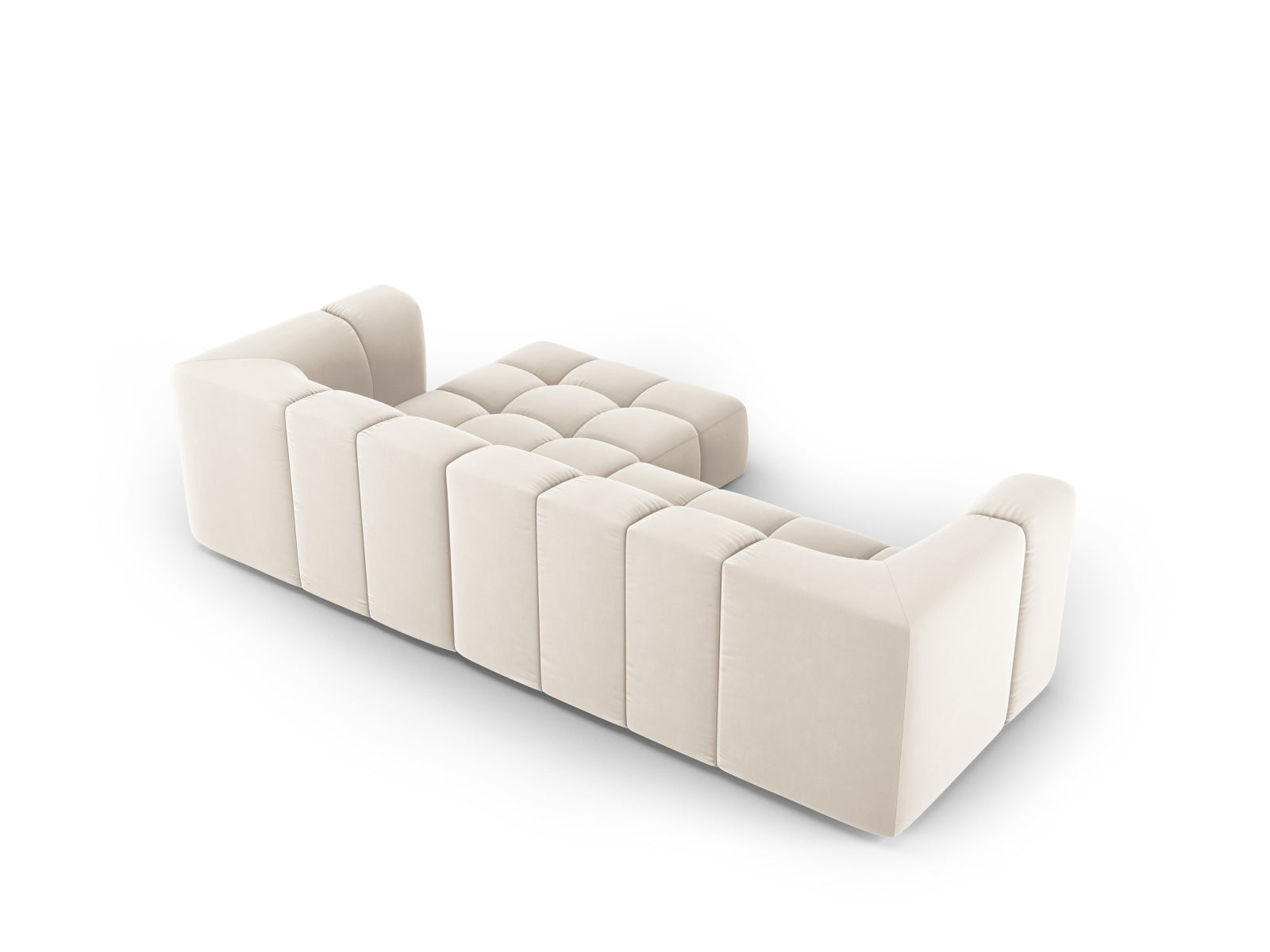 Stilvolles 3-Sitzer Ecksofa Moritz in sanftem Beige, perfekt für zeitgemäße Wohnkonzepte, angeboten von Cosmopolitan Design.