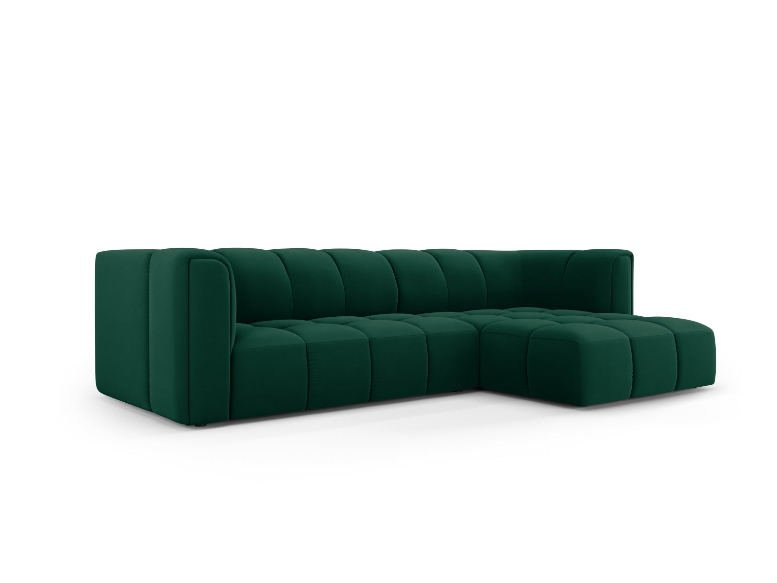 Elegantes 3-Sitzer Ecksofa Moritz in Bottle Green-Bluvel, ideal für stilvolle Wohnräume, präsentiert von Cosmopolitan Design.