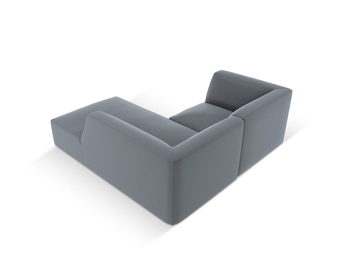 Modulares Ecksofa rechts mit Kunstlederbezug in Light Brown, Sitzfläche und Récamiere sichtbar, schwarze Kunststoffbeine, urbanes Design.