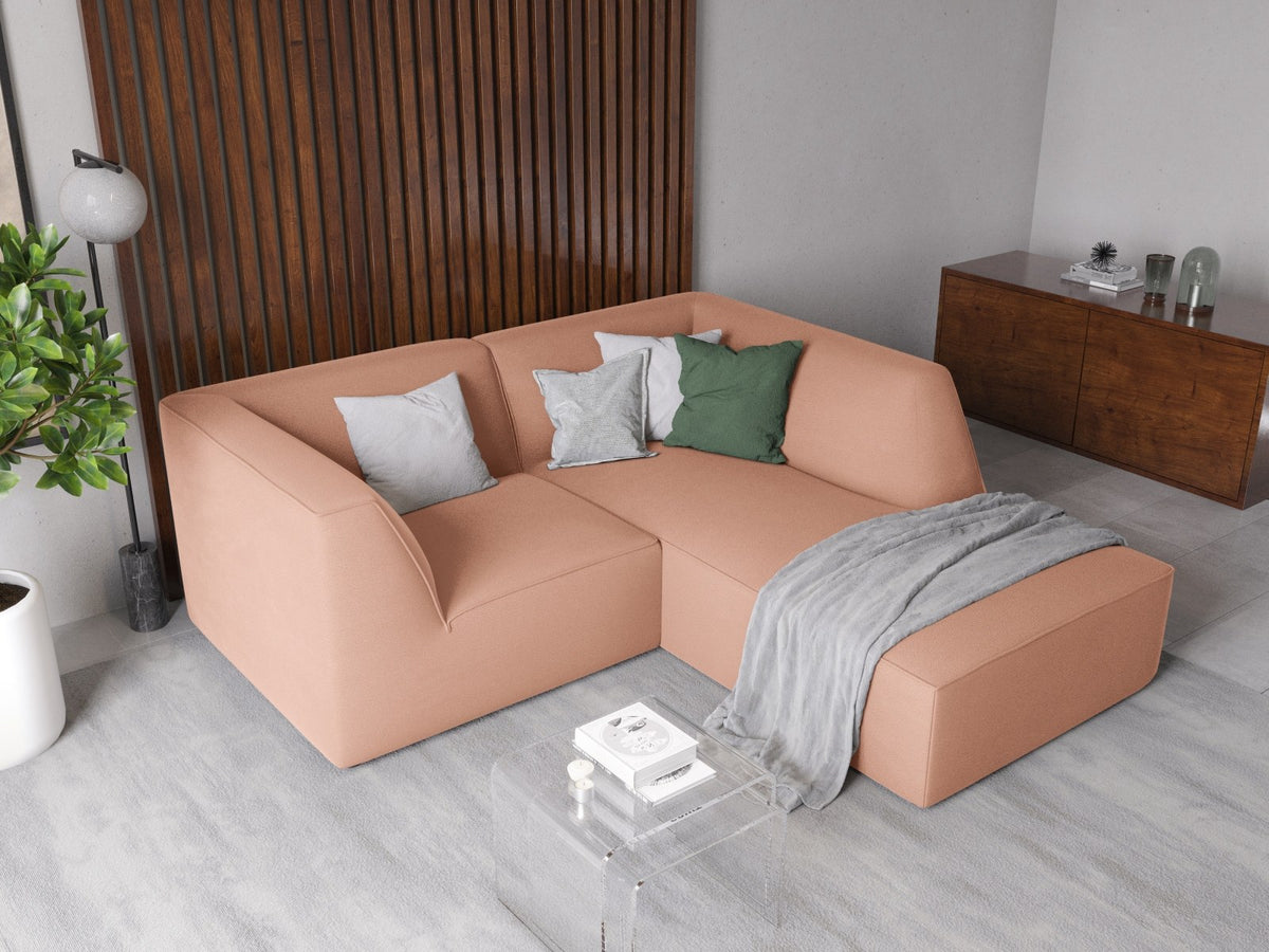 Modulares Ecksofa Siena in Beige-Salvador Samtstoff mit Récamiere, schwarzen Kunststoffbeinen und massivem Holzrahmen, rechts ausgerichtet.
