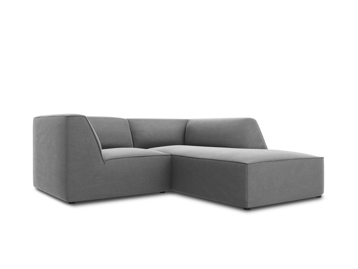Modulares Ecksofa Siena in Beige-Salvador Samtstoff mit Récamiere, schwarzen Kunststoffbeinen und massivem Holzrahmen, rechts ausgerichtet.