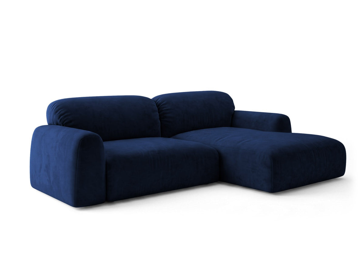 Ecksofa Milan rechts mit Récamiere, Bluvel-Bezug und schwarzen Kunststoffbeinen