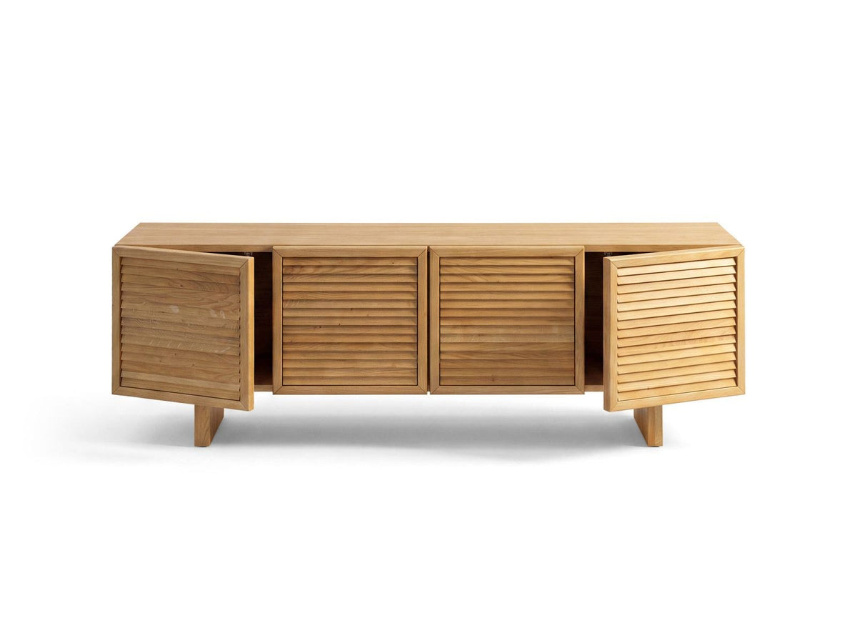 Arta TV-Schrank 40cm aus massivem Wildeichenholz, Natural Oak-Wood, mit sichtbaren Ästen, Rissen und Holzbeinen, freistehend fotografiert.
