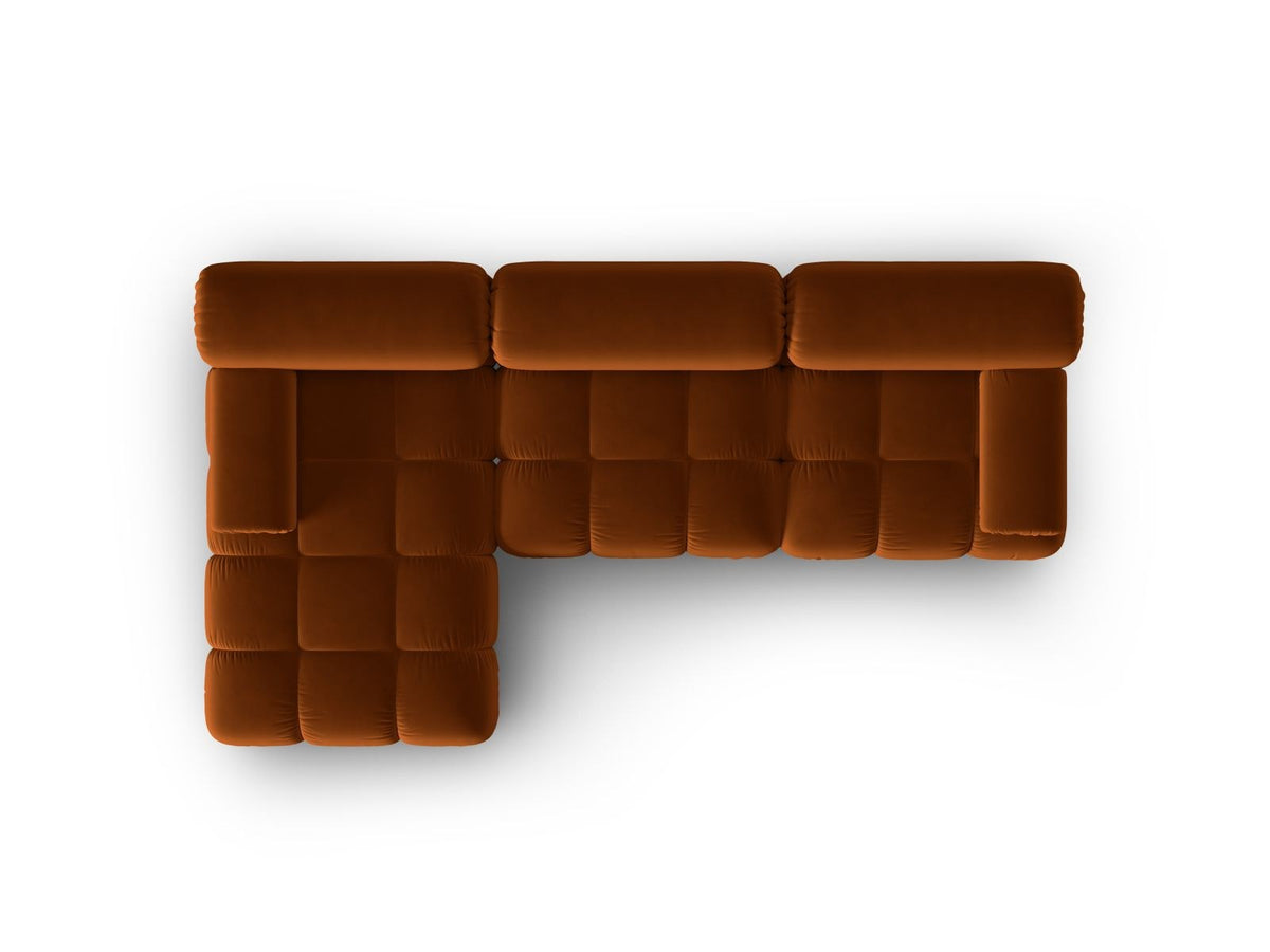 Modulares Ecksofa mit rosa Samtstoff, schwarzen Kunststoffbeinen und gepolsterter Récamiere, Ansicht von vorne links.