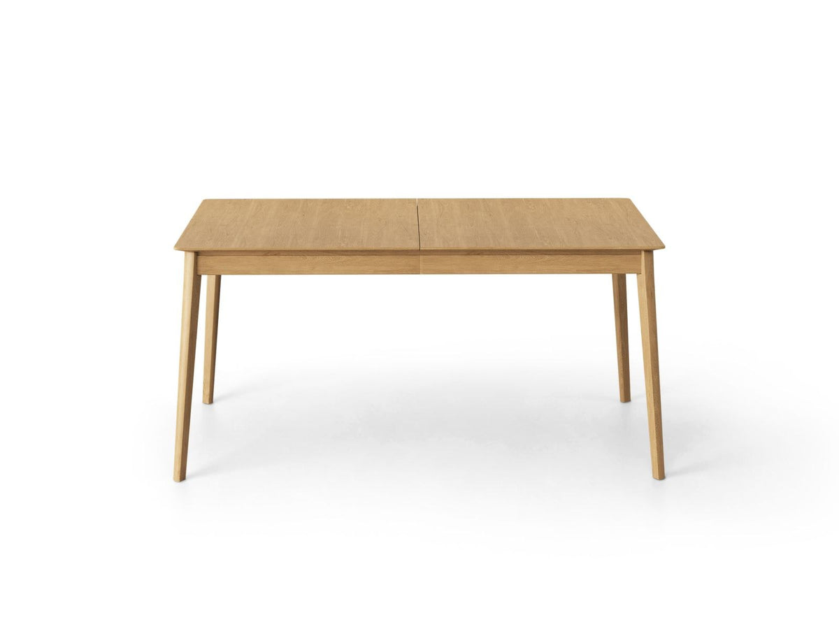 Ausziehbarer Esstisch Noto aus Eichenfurnier mit Beinen aus Eichenholz, Farbe Natural Oak Veneer-Wood, rechteckige Tischform, unausgezogen dargestellt.