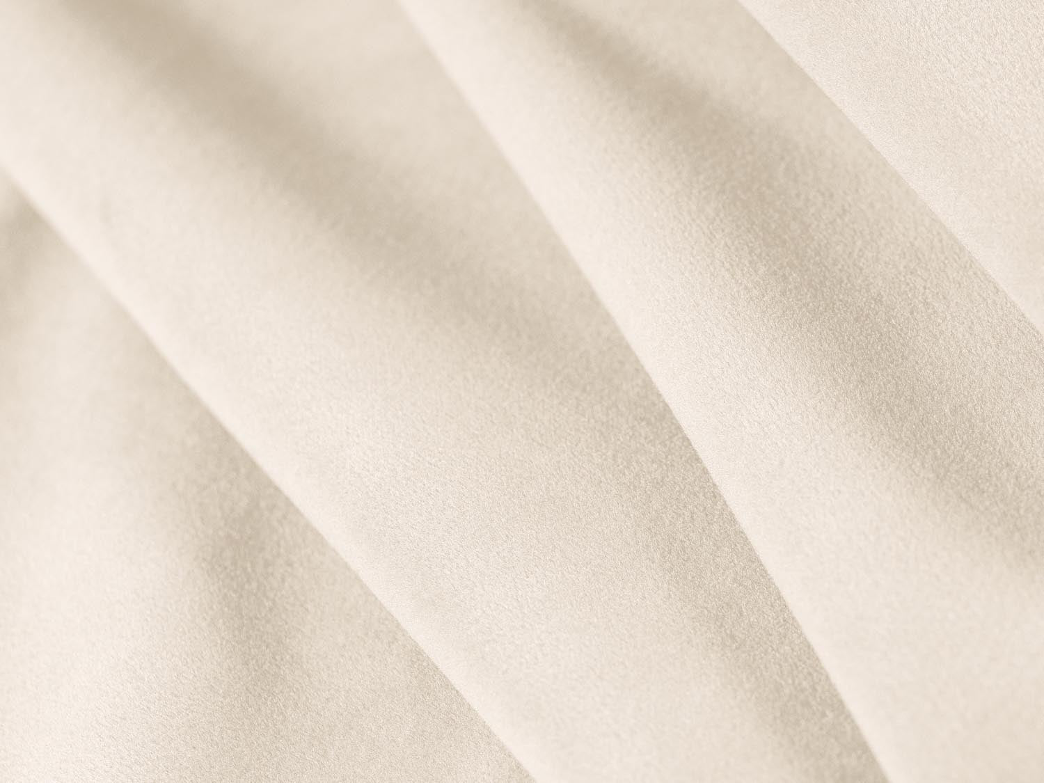 Tonale Velour Panoramic Ecksofa rechts mit Schlaffunktion und Stauraum 5 Sitzer in Ivory präsentiert im Onlineshop von KAQTU Design AG. Ecksofa rechts ist von Cosmopolitan Design