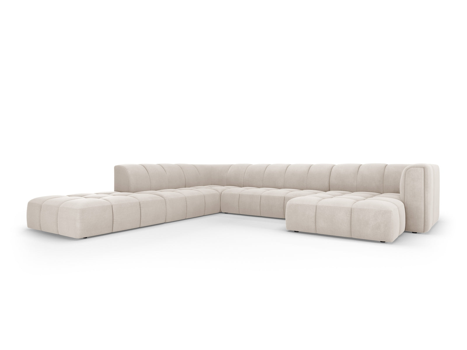 Beige 7-Sitzer Ecksofa Moritz von Cosmopolitan Design, modular und panoramisch, ideal für stilvolle Wohnräume.