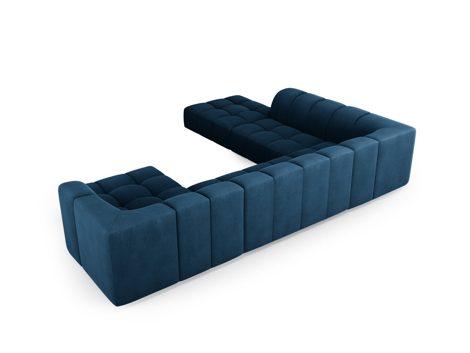 Modulares 7-Sitzer Ecksofa Moritz in Royal Blue-Rebel, perfekt für großzügige Wohnlandschaften, stilvoll in einem modernen Ambiente inszeniert.