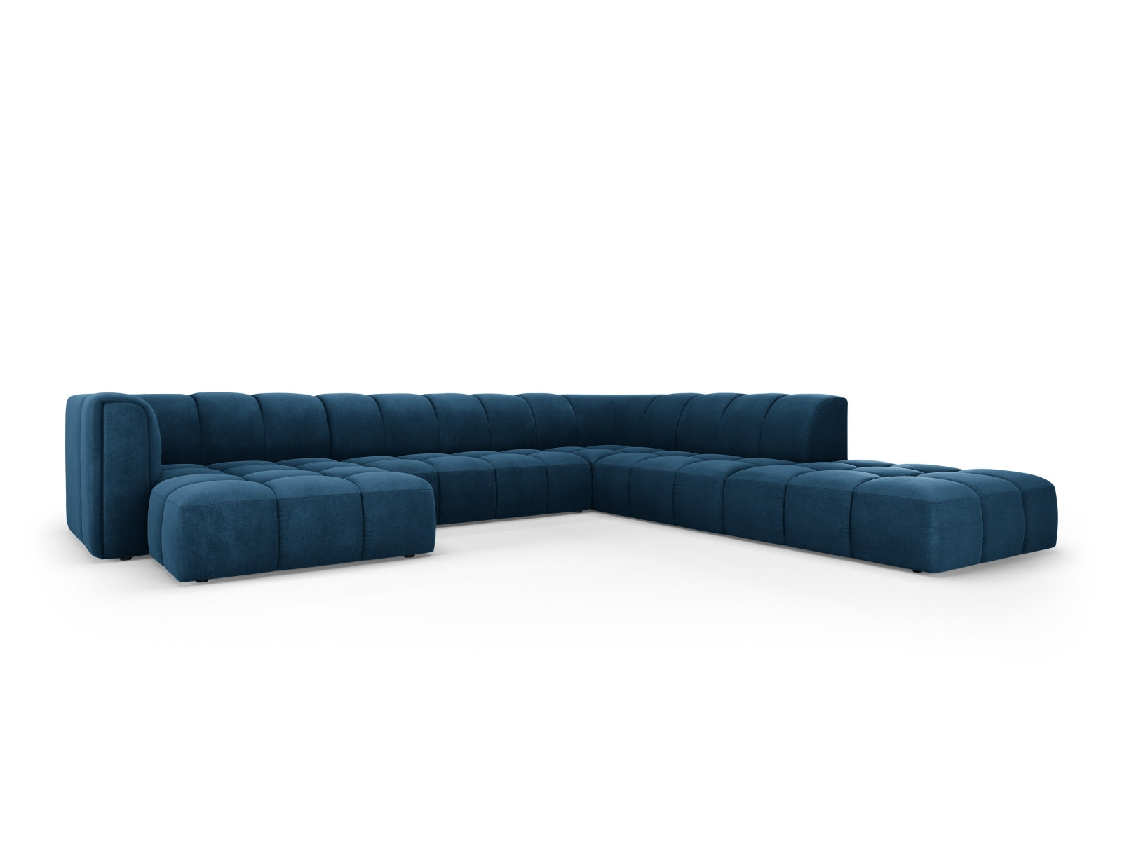 Elegantes 7-Sitzer Moritz Modular Ecksofa Panoramic rechts in Royal Blue-Rebel, ideal für stilvolle Wohnräume, präsentiert von Cosmopolitan Design.