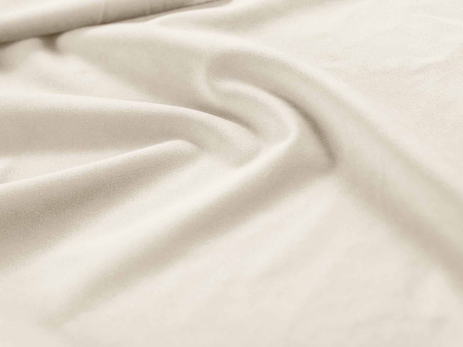 Elegantes 7-Sitzer Ecksofa Bali in hellem Beige, ideal für gesellige Abende und geschmackvolle Wohnräume. Hochwertige Materialien und modernes Design.
