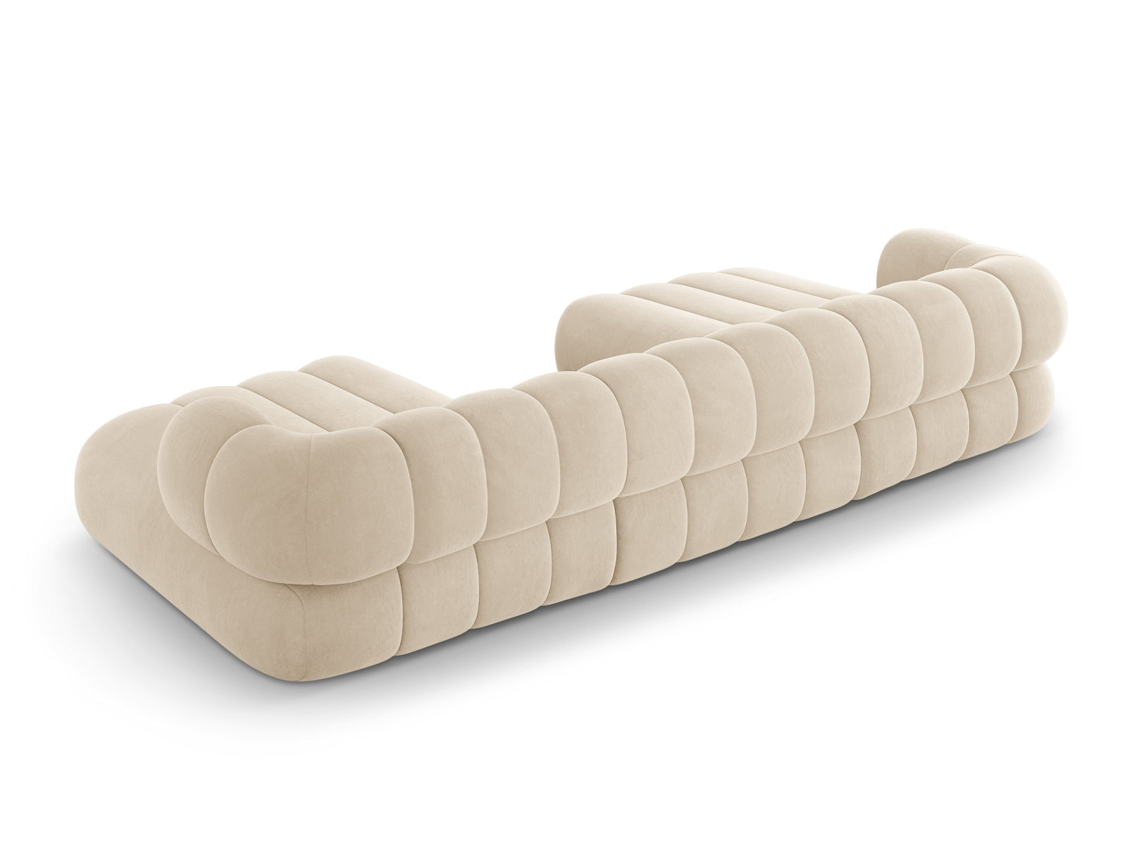 Elegantes 6-Sitzer Sofa Koge aus Velours in sanftem Beige, ideal für stilvolle Wohnräume und entspannte Zusammenkünfte.