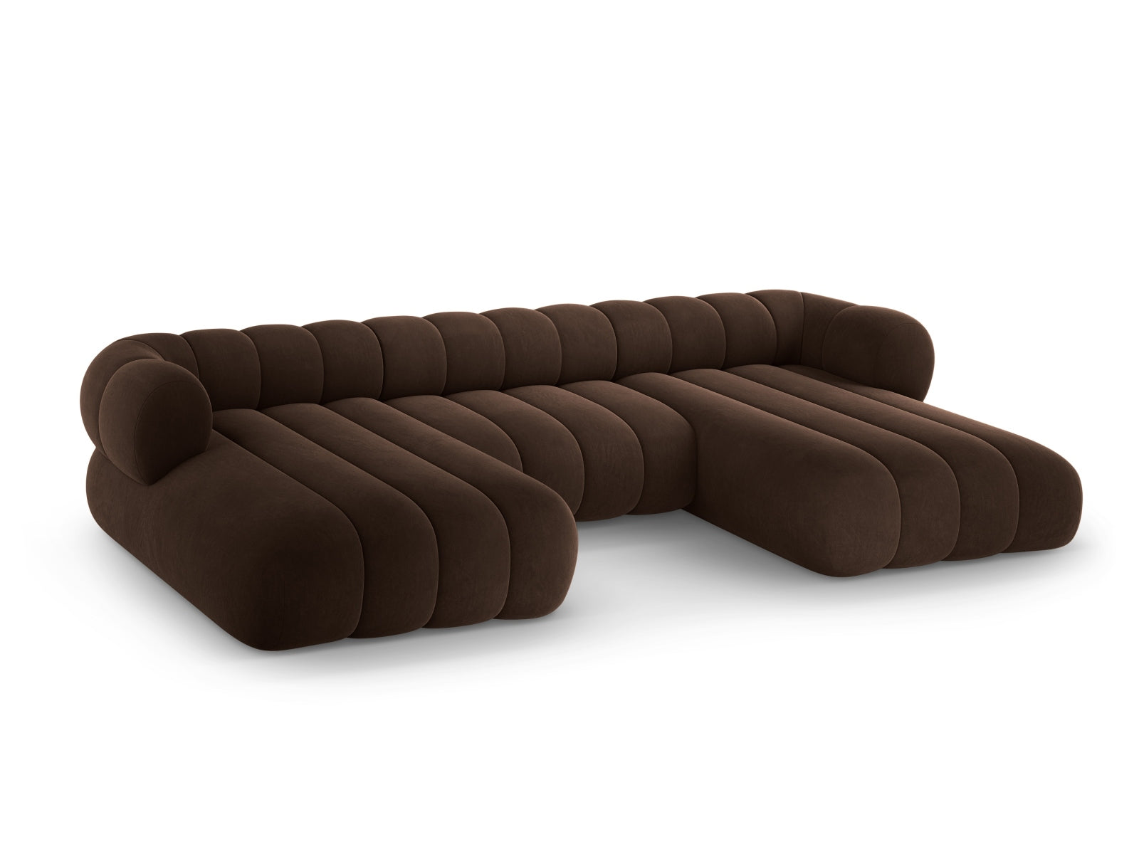Stilvolles Koge Velour Panoramic Sofa in edlem Chocolate-Vogue, großzügiges 6-Sitzer-Design für moderne Wohnlandschaften.