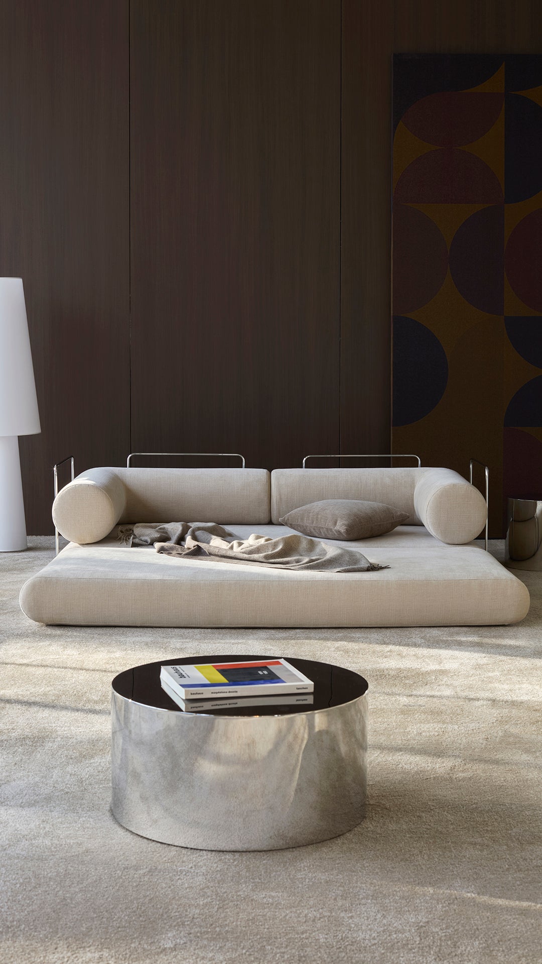 Circlus Tagesbett L-Shaped Armlehnen in 410 Esina Almond präsentiert im Onlineshop von KAQTU Design AG. Bettsofa ist von Innovation Living
