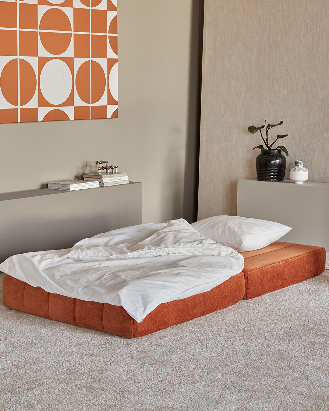 CozyPad Sessel in 412 Esina Rust Orange präsentiert im Onlineshop von KAQTU Design AG. Bettsessel ist von Innovation Living