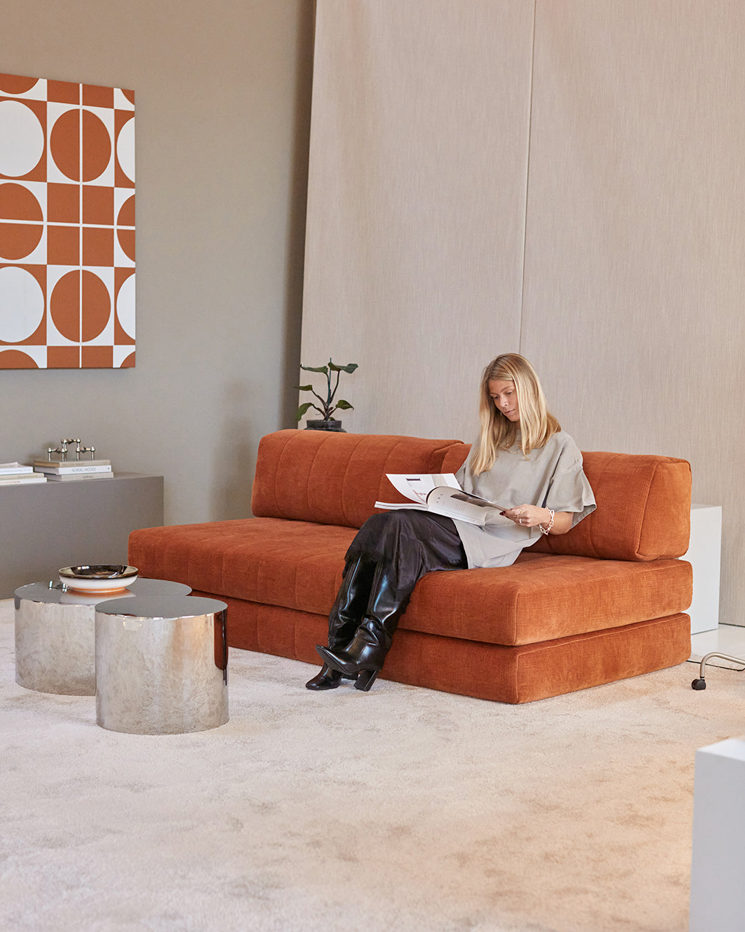 CozyPad Schlafsofa in 412 Esina Rust Orange präsentiert im Onlineshop von KAQTU Design AG. Bettsofa ist von Innovation Living