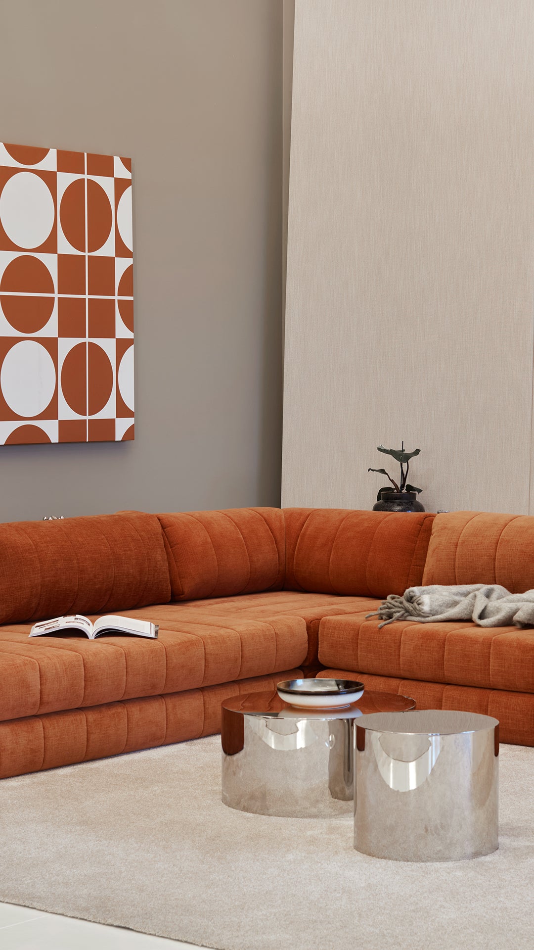 CozyPad Schlafsofa Ecksofa mit Armlehnen in 412 Esina Rust Orange präsentiert im Onlineshop von KAQTU Design AG. Bettsofa ist von Innovation Living