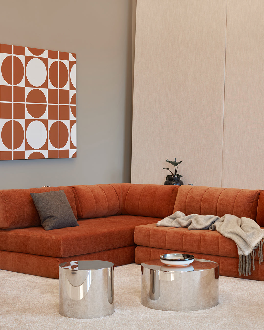 CozyPad Schlafsofa L-Shape mit Armlehne in 412 Esina Rust Orange präsentiert im Onlineshop von KAQTU Design AG. Bettsofa rechts ist von Innovation Living