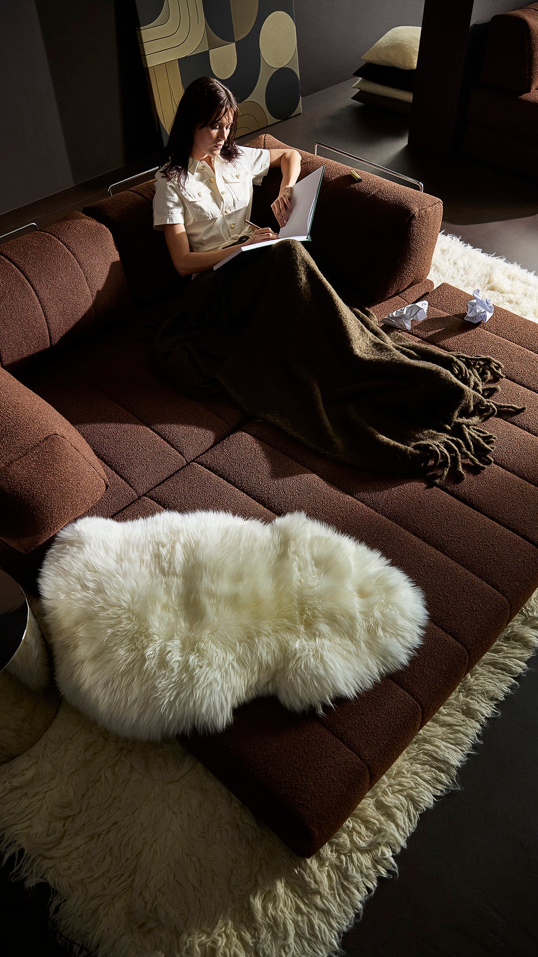 CozyPad Schlafsofa mit Armlehnen in 359 Taura Cappuccino präsentiert im Onlineshop von KAQTU Design AG. Bettsofa ist von Innovation Living