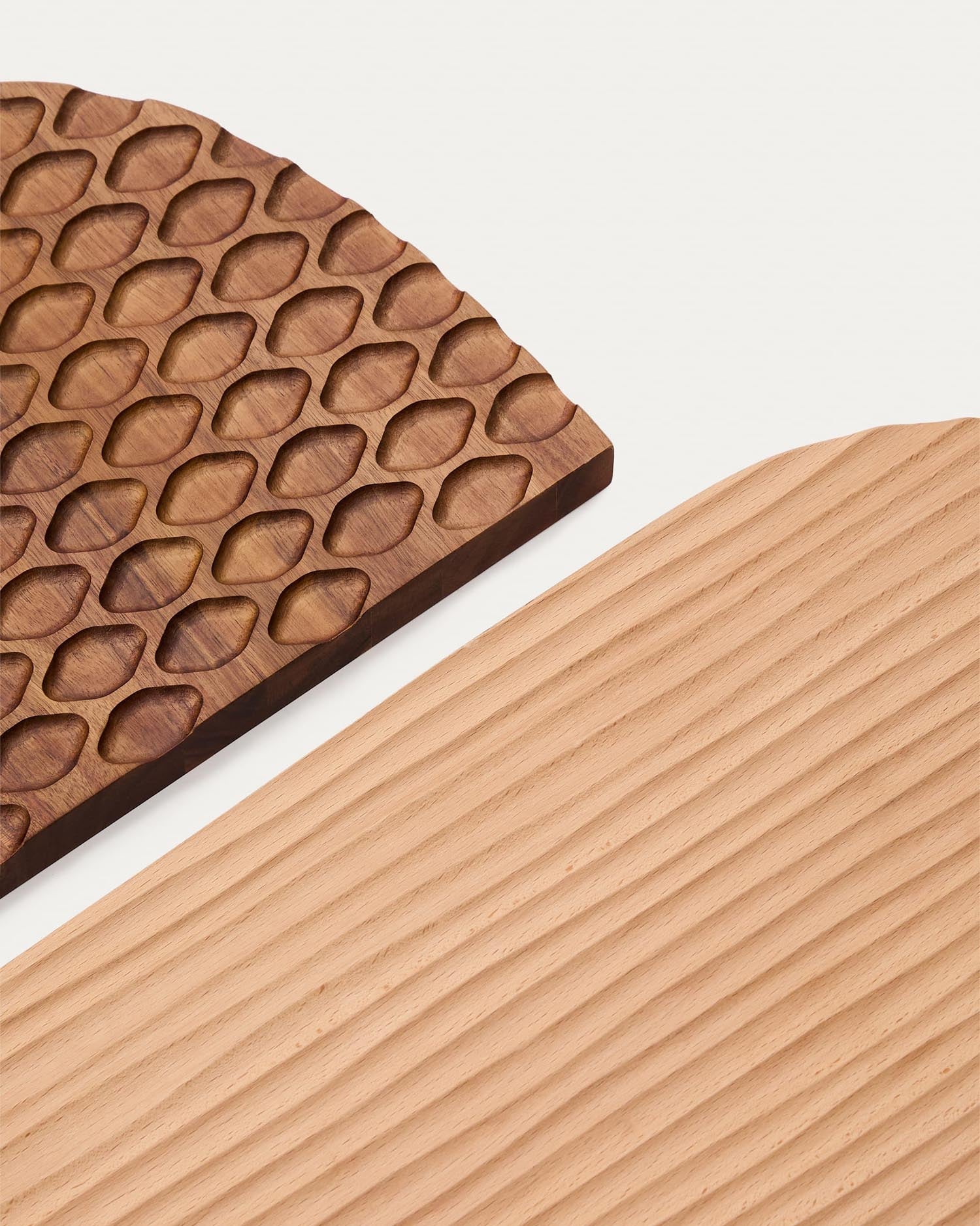 Elegantes Wandpaneel-Set aus FSC-zertifiziertem Akazienholz von Kave Home, 4-teilig, nachhaltig und stilvoll für Ihre Wandgestaltung.