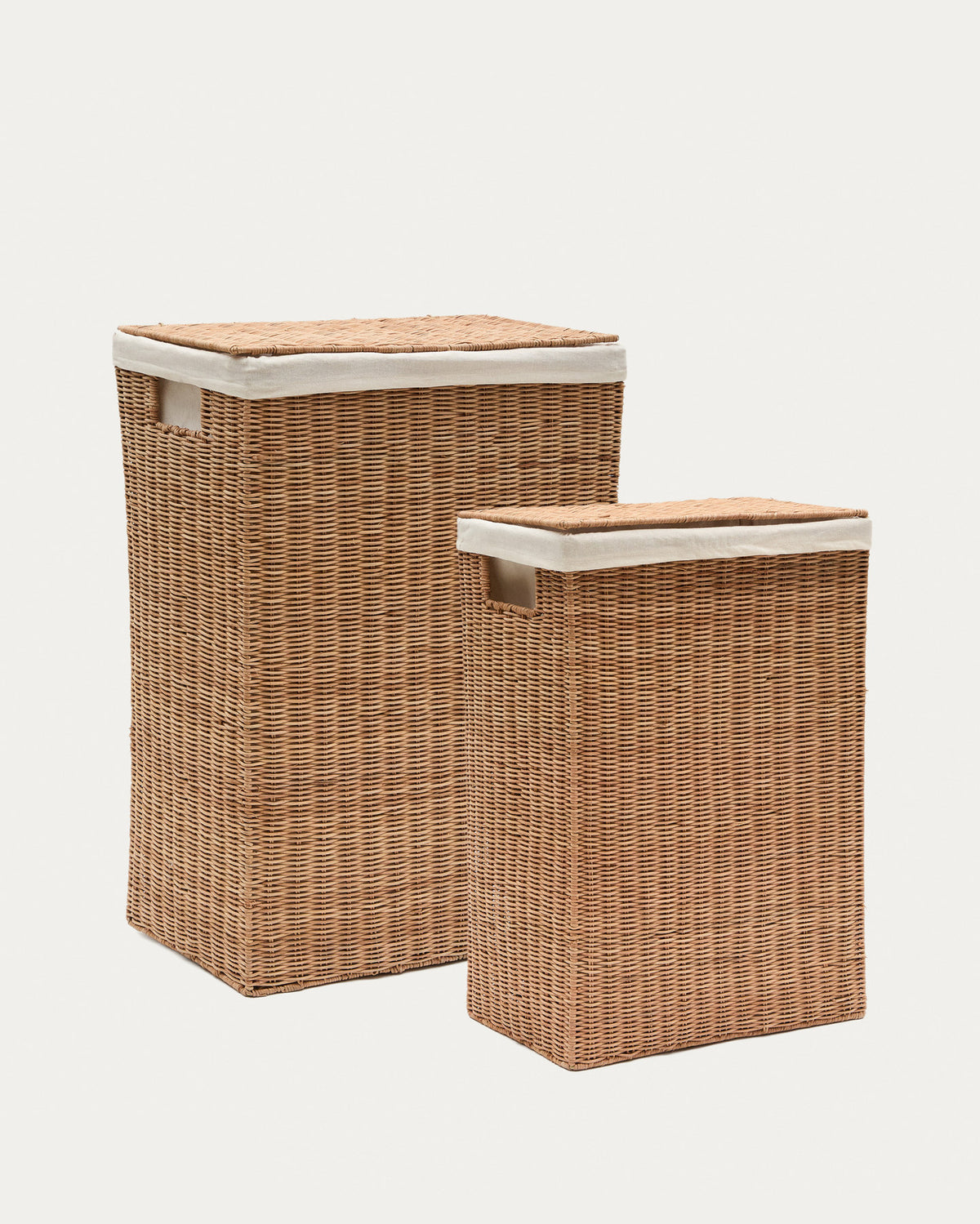 Set Indali aus 2 Körben aus Rattan 44 x 27 cm / 37 x 23 cm in Braun präsentiert im Onlineshop von KAQTU Design AG. Aufbewährungskörbe ist von Kave Home