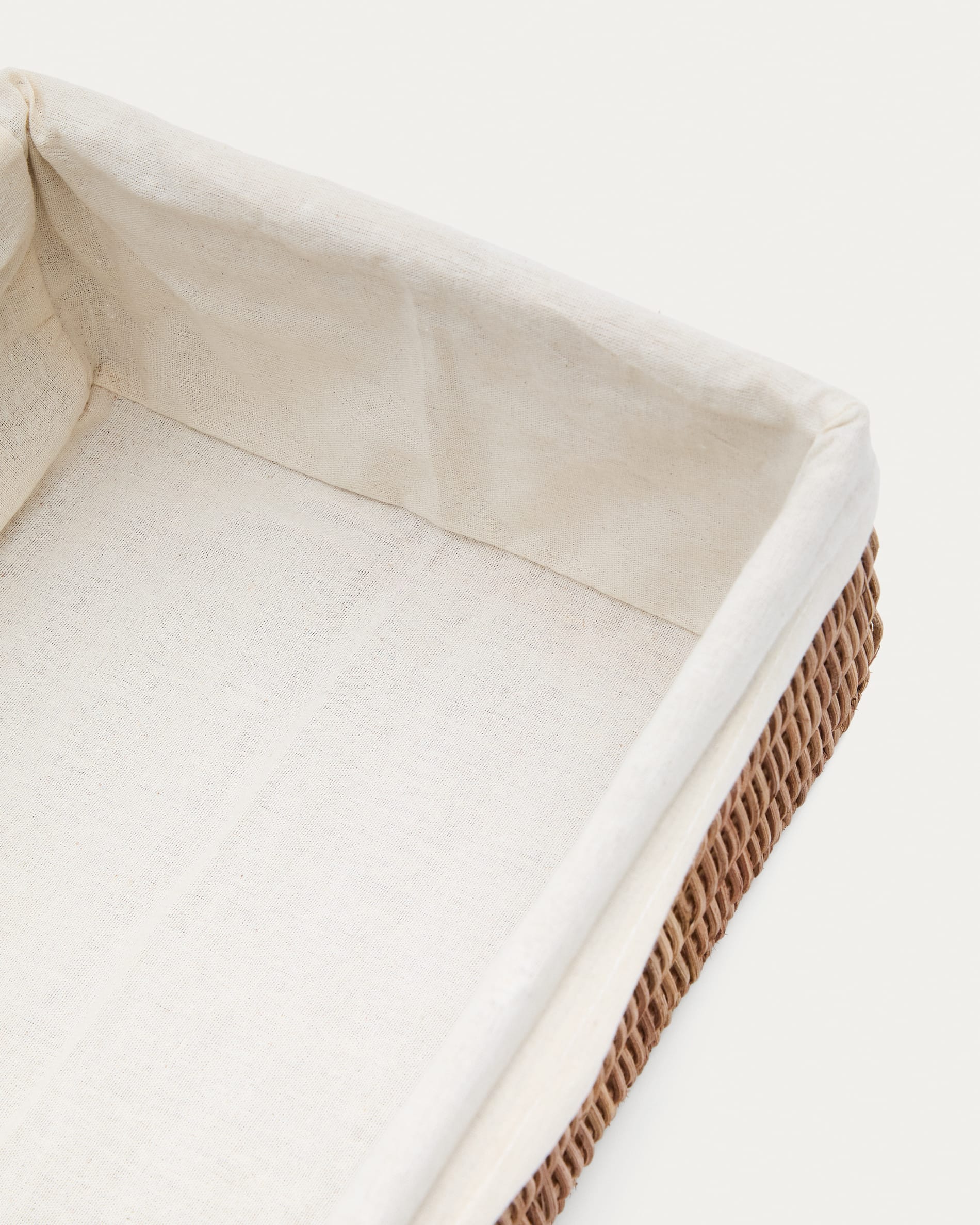 Set Indali aus 2 Körben aus Rattan 32 x 25 cm / 28 x 20 cm in Braun präsentiert im Onlineshop von KAQTU Design AG. Aufbewahrungskorb ist von Kave Home
