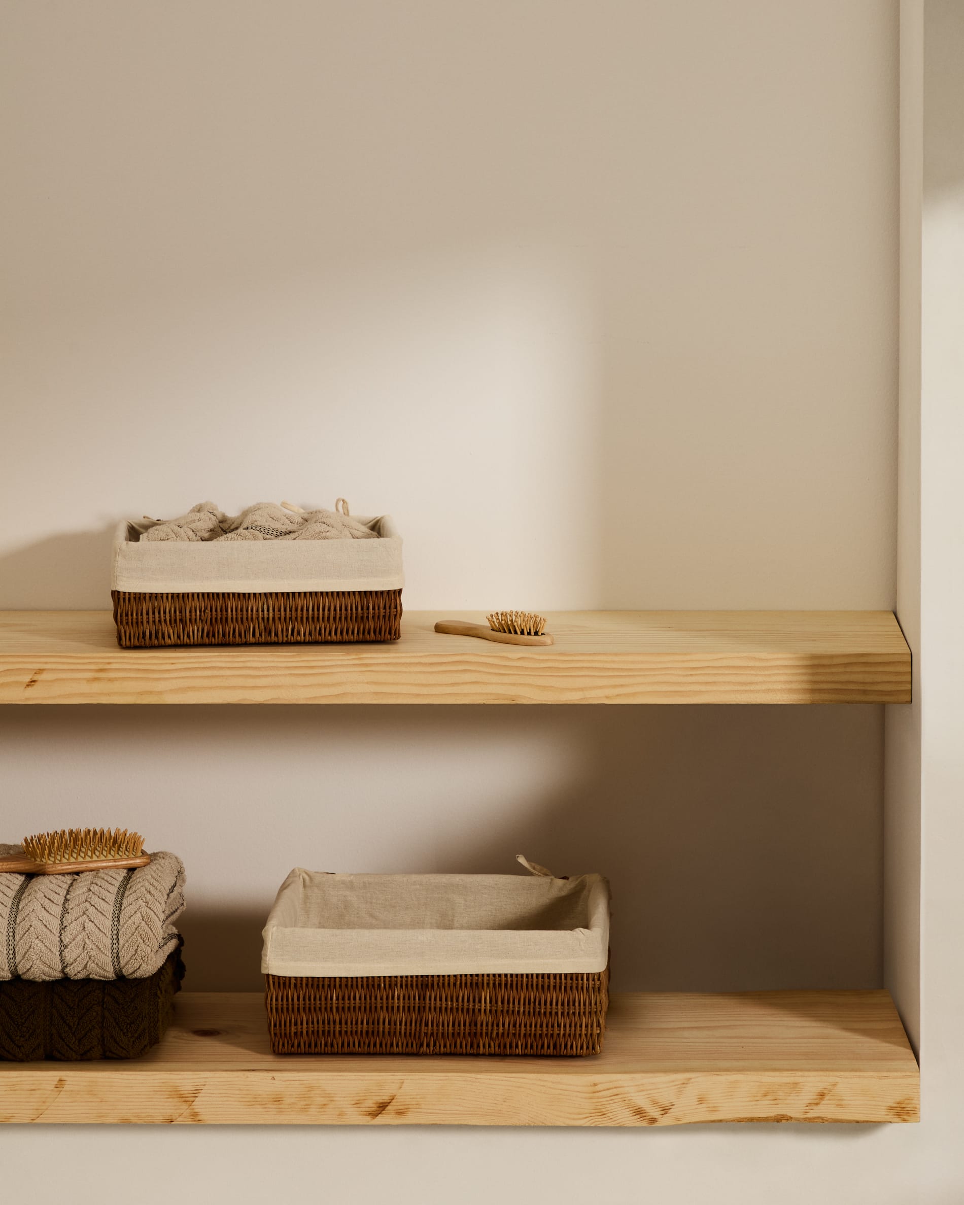 Set Indali aus 2 Körben aus Rattan 32 x 25 cm / 28 x 20 cm in Braun präsentiert im Onlineshop von KAQTU Design AG. Aufbewahrungskorb ist von Kave Home