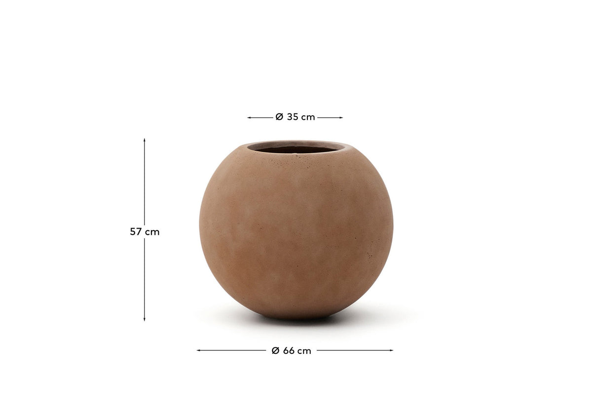 Blumentopf Solna in Terrakottaoptik Ø 66 cm in Terrakotta präsentiert im Onlineshop von KAQTU Design AG. Blumentopf ist von Kave Home