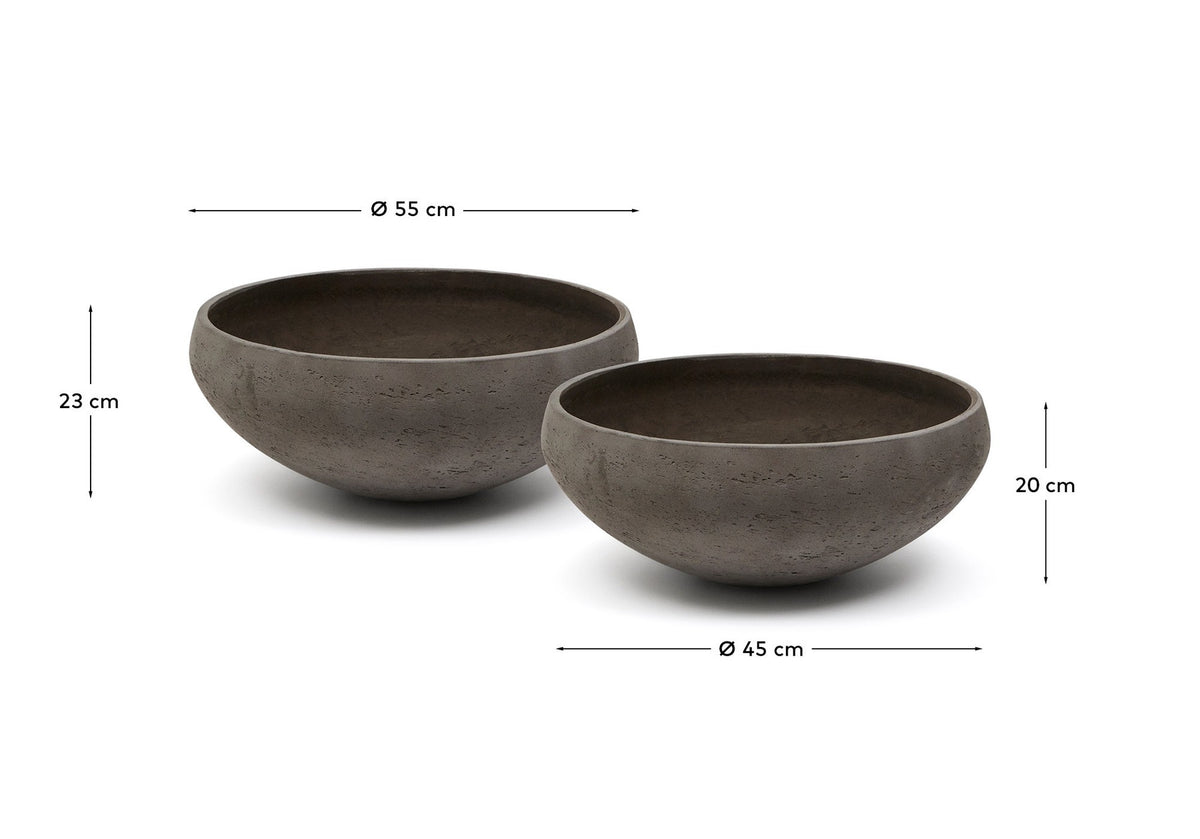 Set Nura aus 2 Blumentöpfen in Terrakotta mit Zementoptik Ø55 cm in Terrakotta präsentiert im Onlineshop von KAQTU Design AG. Blumentopf ist von Kave Home
