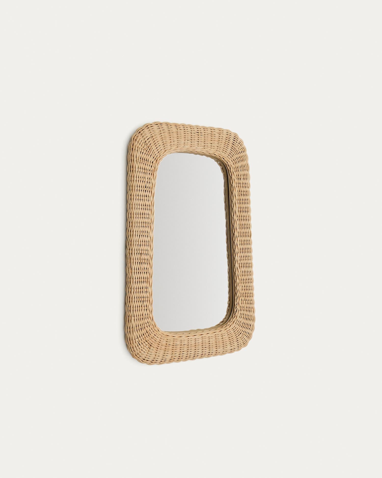 Rattanspiegel Zilna, 38 x 59 cm in Natur präsentiert im Onlineshop von KAQTU Design AG. Spiegel ist von Kave Home
