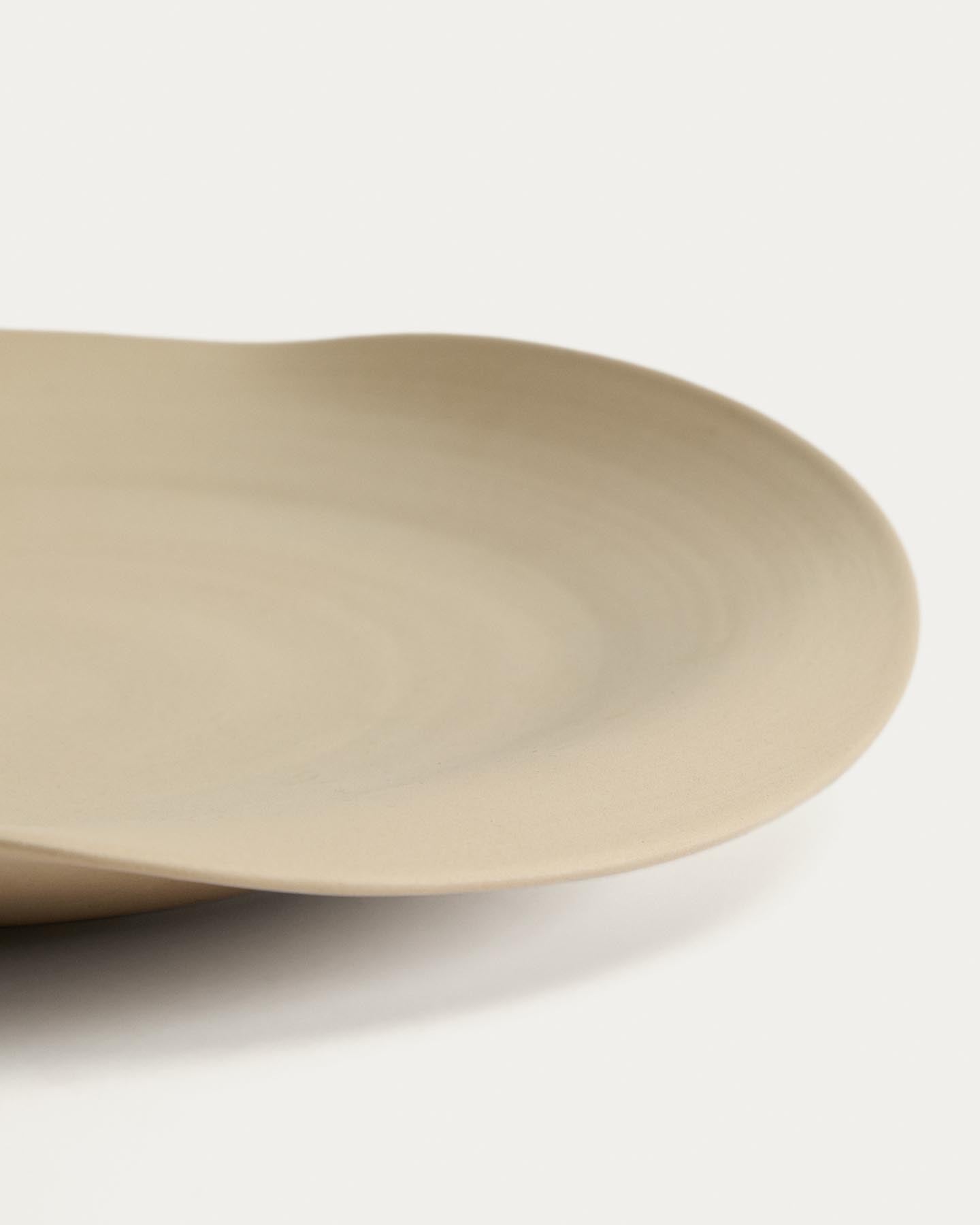 Elegante Schale aus beiger Keramik mit 30 cm Durchmesser, ideal für dekorative Akzente und stilvolle Tischgestaltungen.