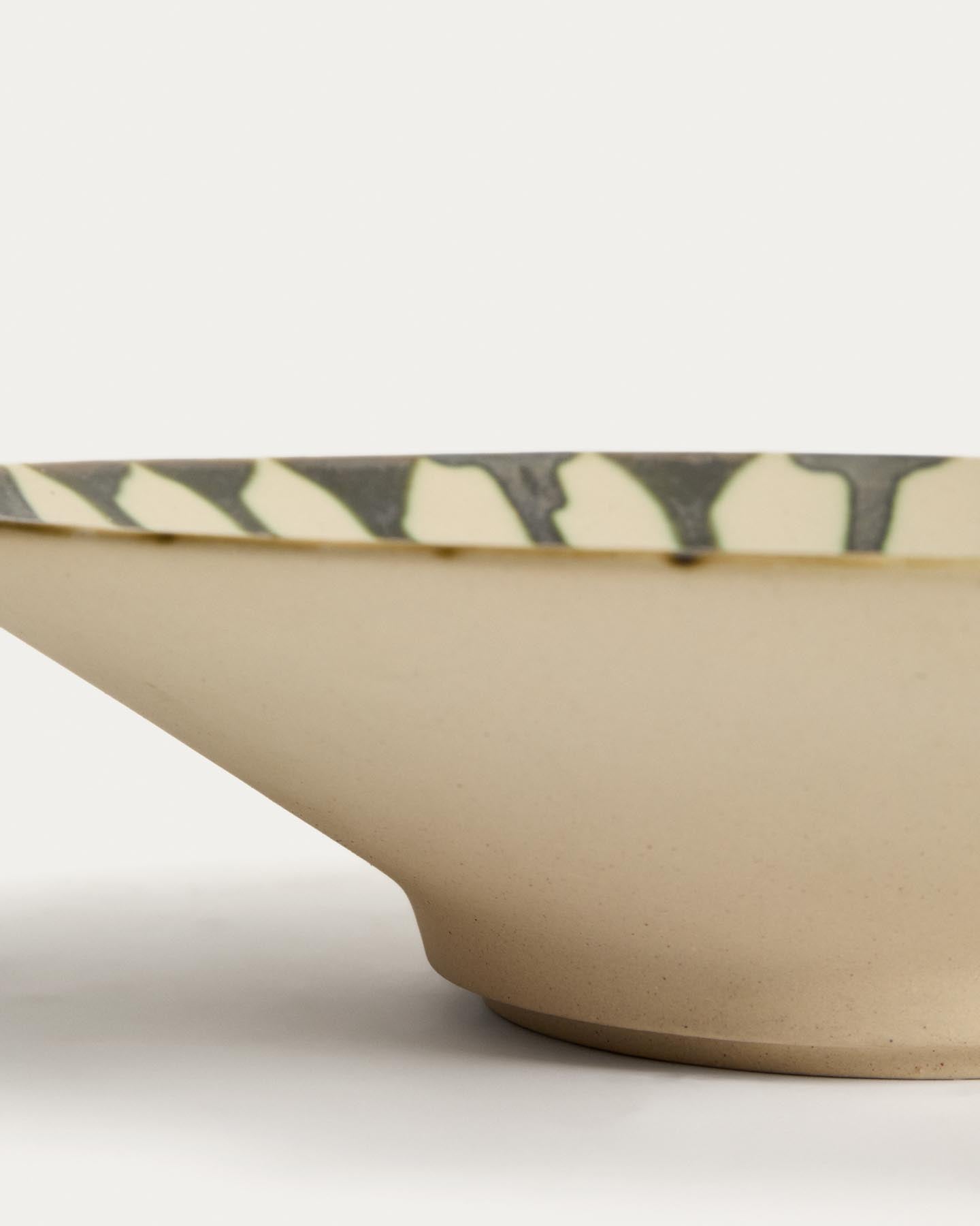 Tischdekoration Olmera aus Keramik in Beige und Grün Ø 36,5 cm in Beige präsentiert im Onlineshop von KAQTU Design AG. Schale ist von Kave Home