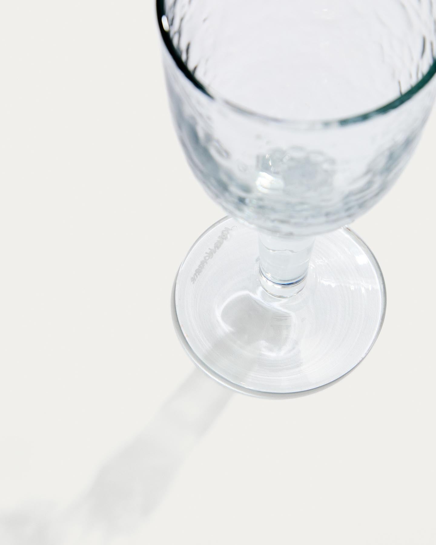 Weinglas Vinea aus transparentem Recyclingglas in Transparent präsentiert im Onlineshop von KAQTU Design AG. Wein- & Sektglas ist von Kave Home