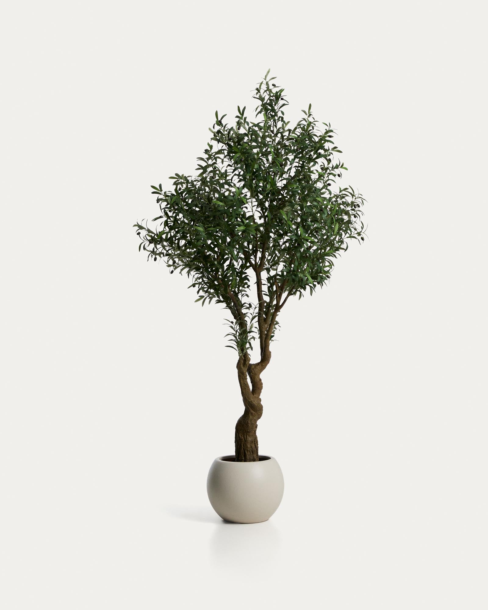 Eleganter künstlicher Olivenbaum mit einer Höhe von 210 cm, präsentiert in einem modernen weißen Topf, ideal für jedes Wohnambiente.
