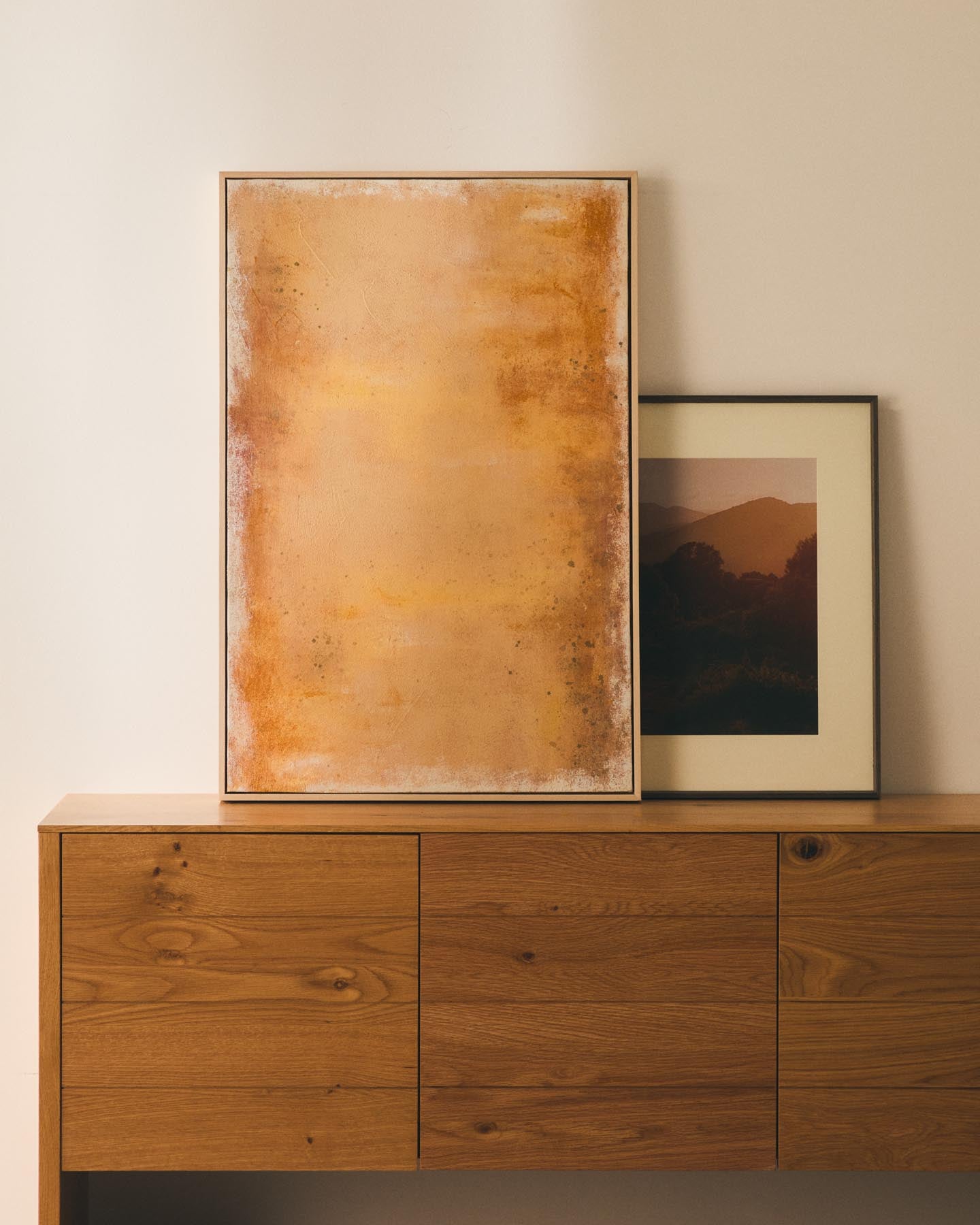 Abstraktes Bild Selnar, Gelb, 60 x 90 cm in Orange präsentiert im Onlineshop von KAQTU Design AG. Bild ist von Kave Home